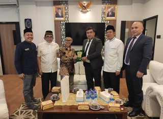 Барои сайёҳони мусалмон аз Индонезия бастаҳои туристии арзон таҳия карда мешаванд