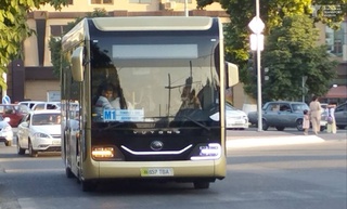 В Самарканде первые шесть электробусов начали обслуживать пассажиров в рамках выделенного кредита ЕБРР