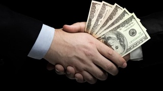 Булоқбоши туман қурилиш бўлими мутахассиси фирибгарлик устида ушланди