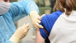 Коршинос: кашол додани эмкунӣ барои пайдоиши штаммҳои нави коронавирус шароит фароҳам меорад