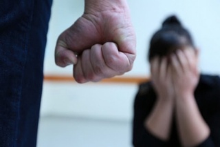 Зўравонликка учраган аёлларга вақтинчалик бошпана берилади