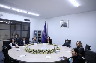 Elchi maktab hayoti bilan tanishdi