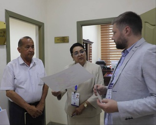 Выборы-2023: международные наблюдатели ознакомились с деятельностью областной окружной комиссии