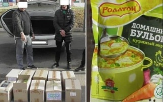 В Ташкенте раскрыли подпольный цех по производству бульона «Rollton»