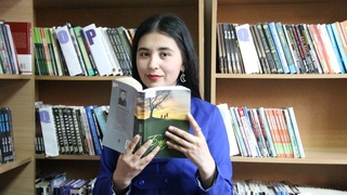 Маҳалласига кутубхона қураётган талаба