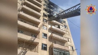 В Ангрене загорелся многоэтажный дом, 25 жильцов эвакуировали