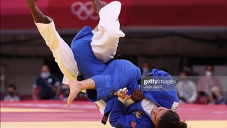 Гулноза Матниязова уверенно выиграла первую схватку