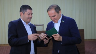 Тадбиркор "Таълим ҳомийси" кўкрак нишони билан тақдирланди