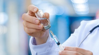 В Узбекистане проходит добровольная вакцинация детей старше 12 лет