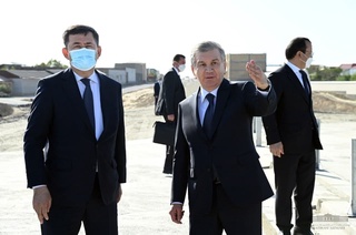 Shavkat Mirziyoyev visits the Tourism Center in Samarkand