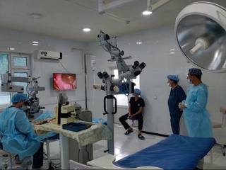 Сирдарёда кўз касалликлари бўйича юқори технологияли жарроҳлик амалиётлари ўтказилмоқда