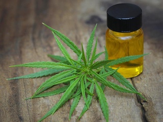 Shampun idishida olib o'tilayotgan giyohvand modda to'xtatib qolindi