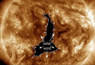 Қуёшда улкан туйнук пайдо бўлди