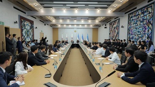 Italiya universitetlar va tadqiqotlar vaziri Anna Mariya Bernini boshchiligidagi Italiya delegatsiyasi Jahon iqtisodiyoti va diplomatiya universitetida