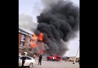 Хоразмда 3 қаватли савдо дўконида ёнғин чиқди