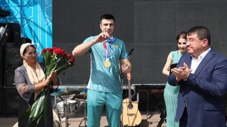 Сұрхандария әкімі Баходир Жалоловқа “Шкода” жеңіл машинасының кілтін тапрсырды