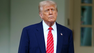 Трамп Зеленский Украинадаги можарога зудлик билан барҳам бериши мумкинлигини айтди