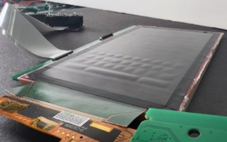 Olimlar bo'rtib chiqadigan tugmachalarga ega sensorli ekran ishlab chiqishdi