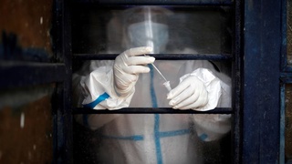 Россия вакцинаси туфайли COVID-19 мутацияга учраши мумкин