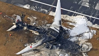 Ҳалокатга учраган Japan Airlines самолёти ичидаги барча йўловчи тирик қолди