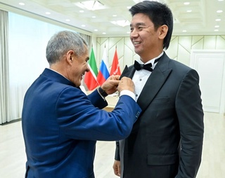 Jenisbek Piyazov Tatariston xalq artisti bo'ldi