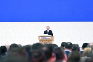 “Toshkent – Samarqand”, “Samarqand – Navoiy – Buxoro” yoʻnalishlarida tezyurar poyezdlar uchun yangi temir yoʻl quriladi