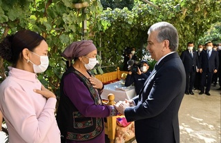 Президент ба Бӯзатов омад