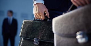 Коррупция в Самаркандской области: родственников хокимов отправляли за границу за бюджетные деньги