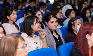 Талабалар иқлим ўзгариши кесимида танқидий фикрлаш кўникмаларига эга бўлди