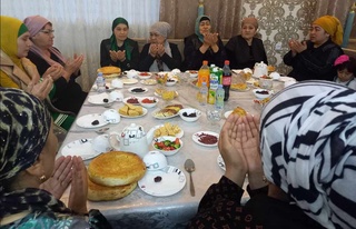 Mahallalarda iftorlik dasturxonlari yozilyapti