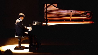 В Лувре состоялся сольный концерт узбекского пианиста-виртуоза Бехзода Абдураимова