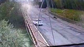 Sirdaryoda “Neksiya-2” rusumli avtomashina kanalga qulashi oqibatida besh kishi halok boʻldi