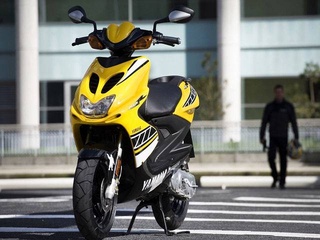 В Узбекистане перенесен срок получения прав на мопеды и скутеры