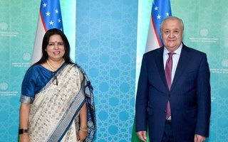 Abdulaziz Kamilov meets with the Minister of State for External Affairs of India