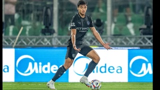 Абдукадыр Хусанов сыграл за «Манчестер Сити» с «Палермо»