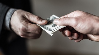 Hokim o‘rinbosari pora olayotganda qo‘lga olindi