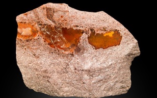 Curiosity марсоходи Марсда қимматбаҳо тош топди