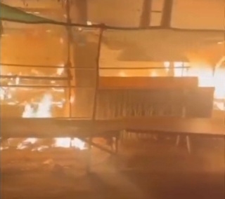 Хоразмдаги кийим-кечак бозорида йирик ёнғин содир бўлди