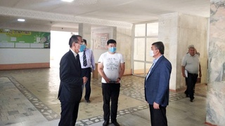Министр ИКТ ознакомился с процессом реконструкции здания IT-техникума в городе Нукус