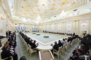 "Такрор ва такрор айтаман: бизнинг энг катта бойлигимиз – Ўзбекистонни ўзи учун ягона Ватан деб биладиган кўп миллатли буюк халқимиздир" - Президент