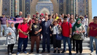 Премьер-министр Узбекистана встретился в Самарканде с первой группой паломников из Малайзии