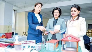 Женщина уважаема в счастливой стране