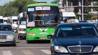 Бишкекда амалдорларнинг ҳафтада икки марта ишга автомобилда келиши тақиқланди