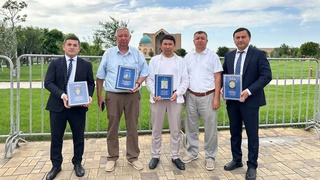 Ценнейший подарок для истории: 50 томов «Культурного наследия Узбекистана» в Шымкенте