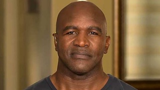 Собиқ чемпион боксга қайтмоқчи