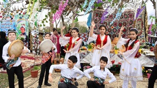 Встречаем весну вместе