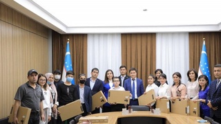 Coursera online малака ошириш курсларида фаол иштирок этган 15 нафар ғолиб тақдирланди