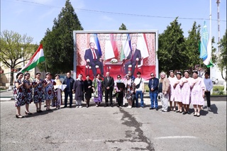 "Лухтак" Тожикистон давлат қўғирчоқ театри гастрол билан Фарғона вилоятига келди