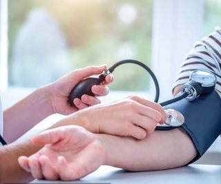 Юқори қон босимини қандай қилиб тезроқ тушириш мумкин?