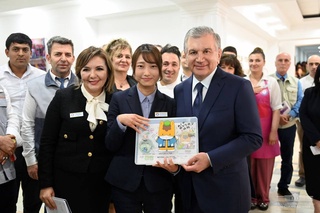 Сарвари давлат саъю кӯшиши ҷавононро ба касбомӯзӣ дастгирӣ намуд